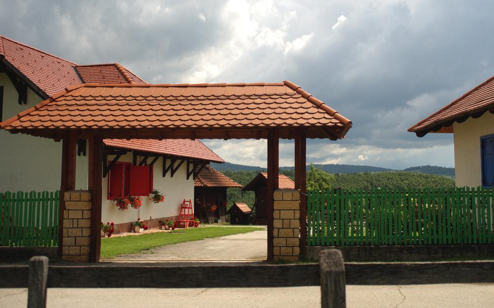 Etno Selo Rajski Konaci Leusici Exterior foto